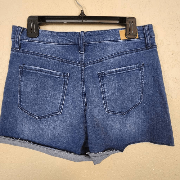Scoop Denim Raw Hem Shorts NWT (4266) - Picture 3 of 8